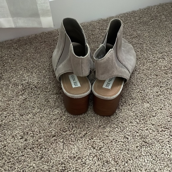 Steve Madden Gray open toe suede bootie - Picture 3 of 5
